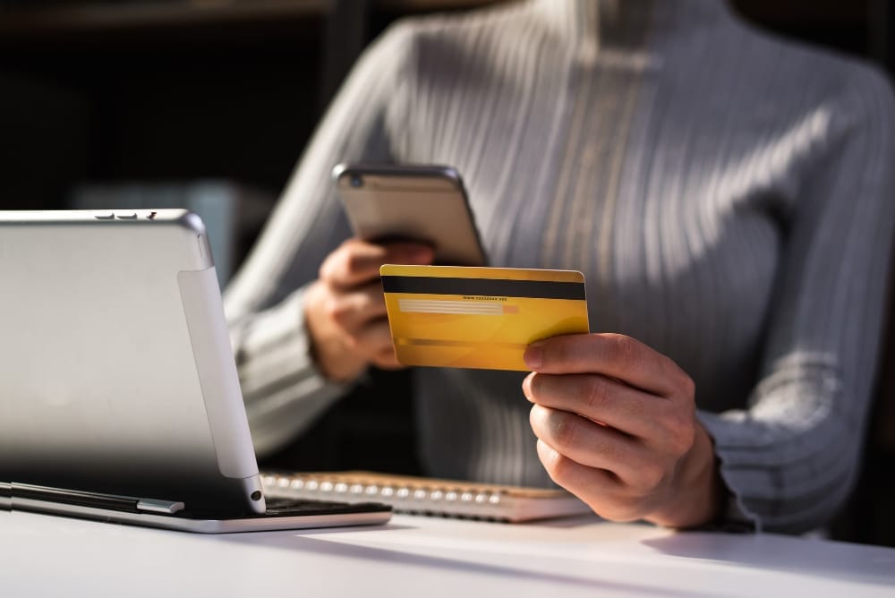 Cartão de Crédito Consciente: Evite Armadilhas de Juros
